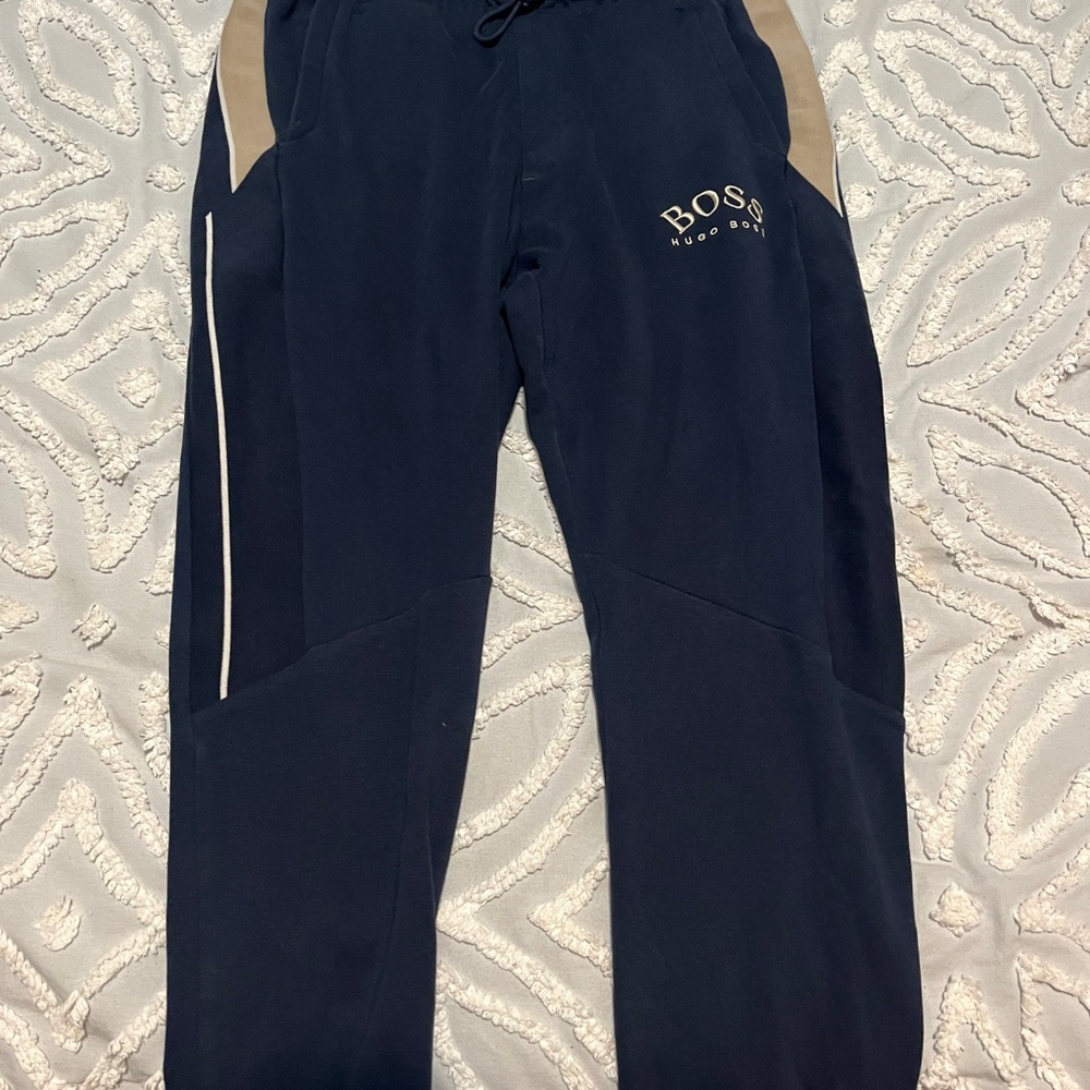 Boss  sweats